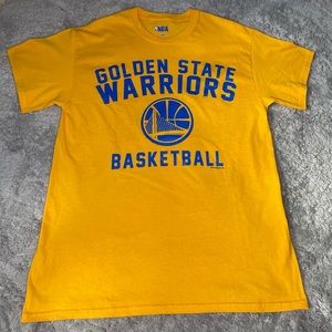 💙💛Golden State Warriors Basketball Apparel
Size medium- unisex💙💛